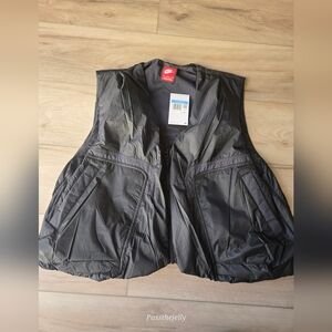 Nike Black Lightweight Packable Vest with Zip